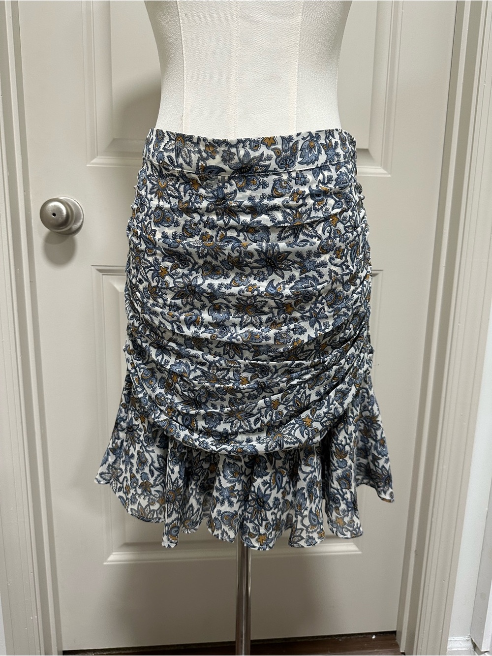 Veronica Beard Blue and Cream Floral Ruched Mini Skirt